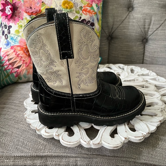 Ariat Shoes - Ariat Fatbaby Western Cowboy Boots Women’s 6